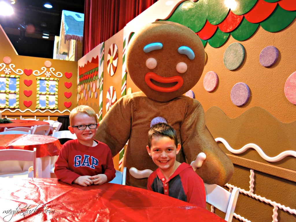 Gingy's Gingerbread Decorating Gaylord Palms