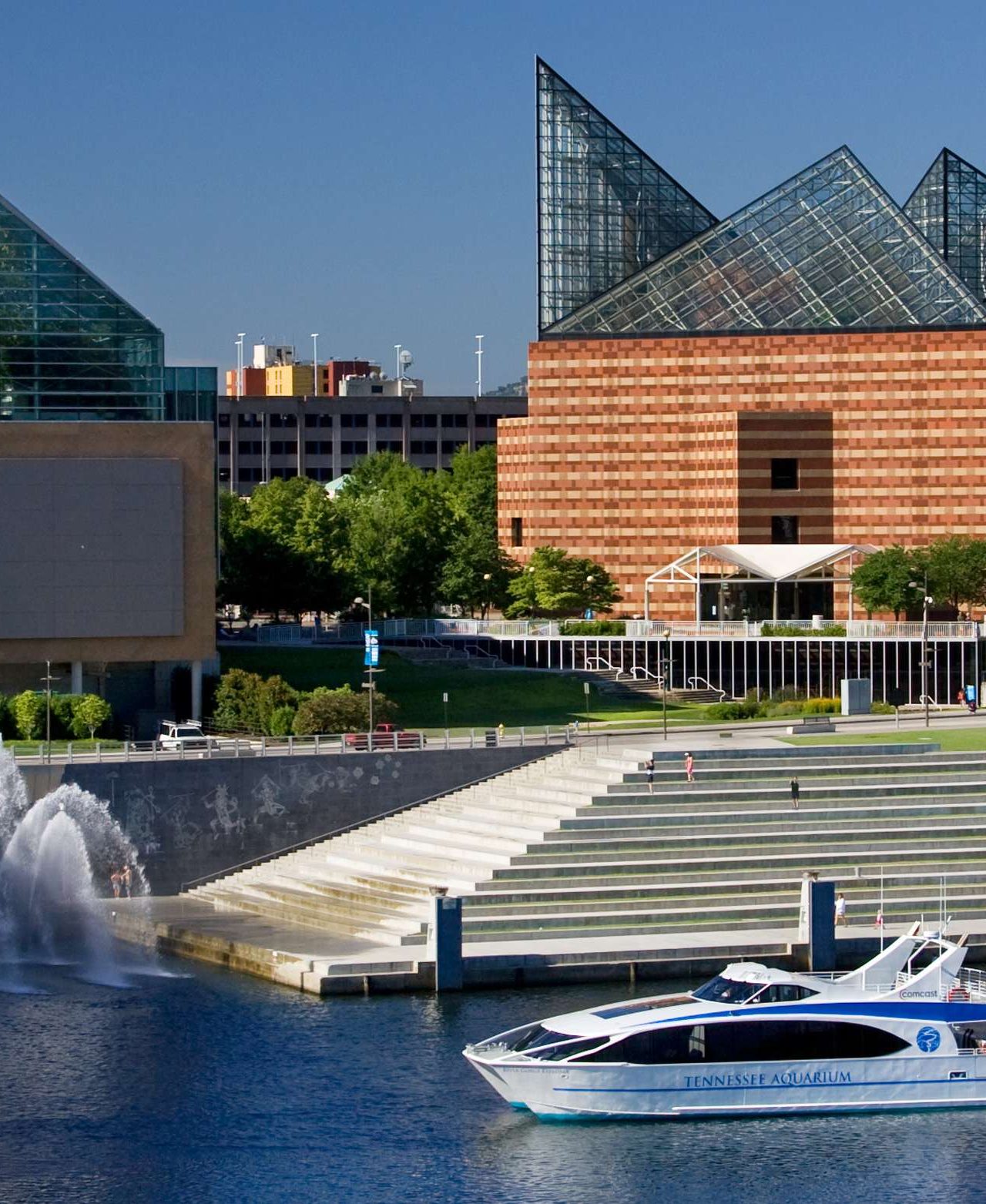 Tennessee Aquarium {giveaway}