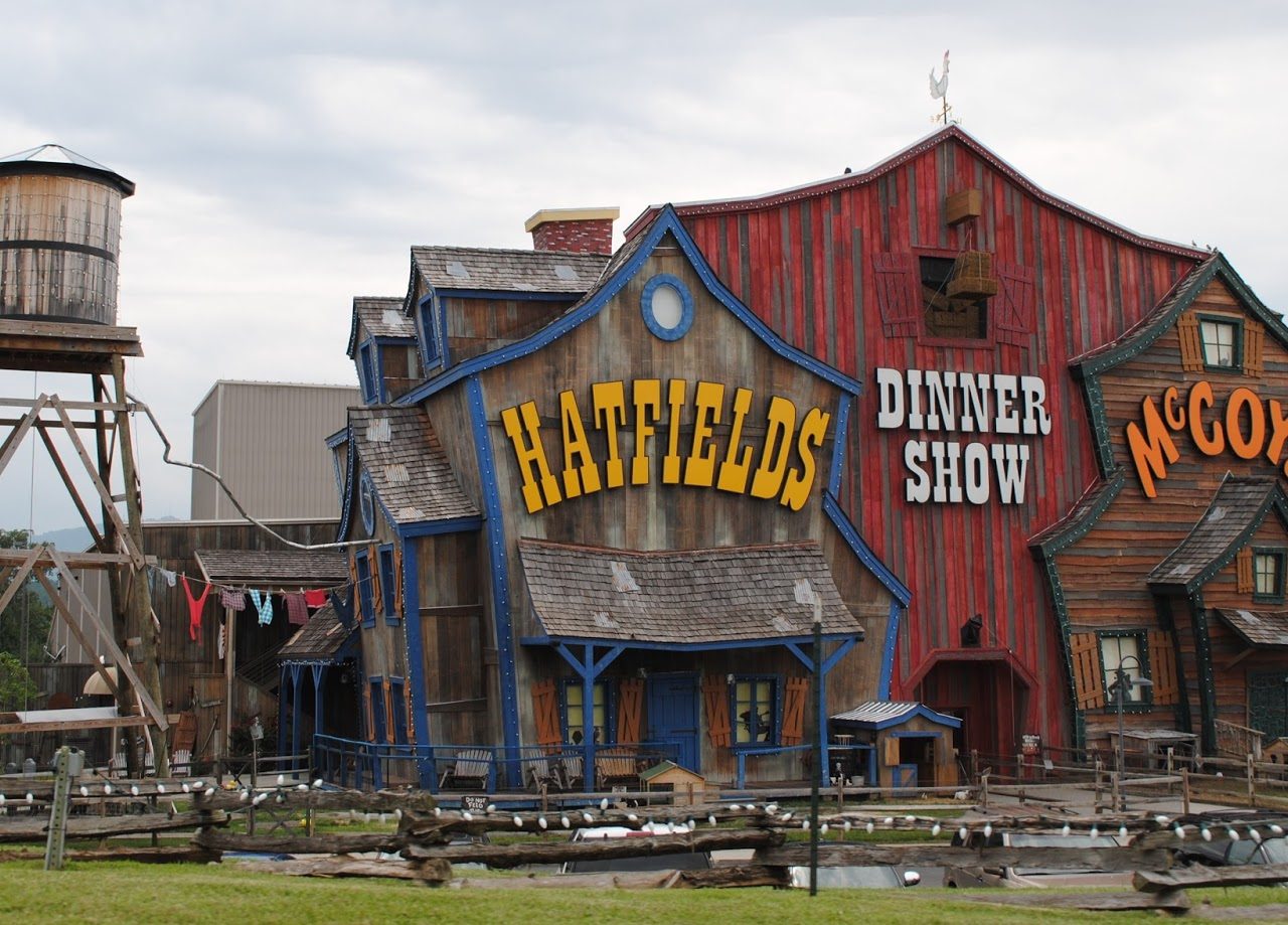 Hatfield & McCoy Dinner Show Review